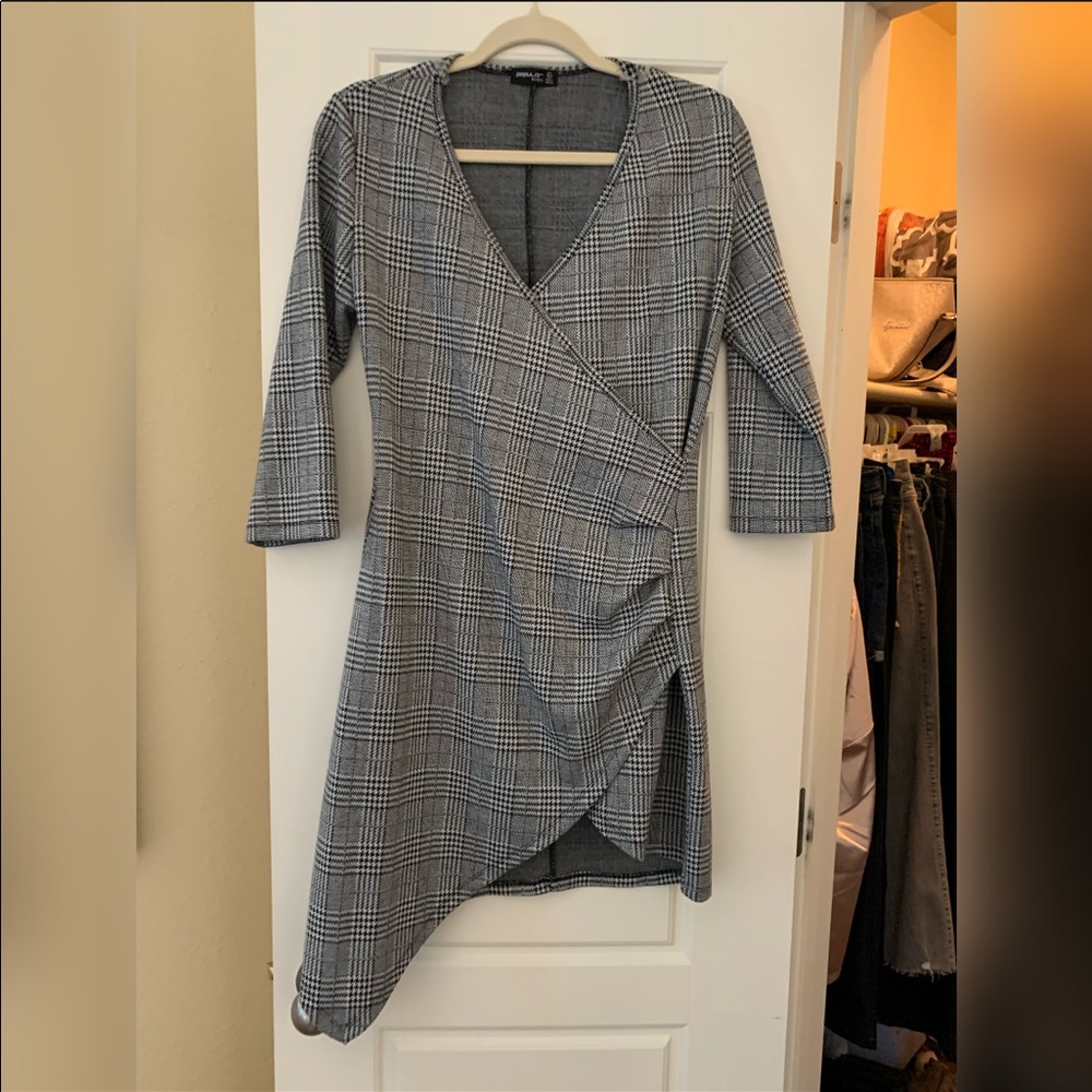 Sure stretchy checkered dress